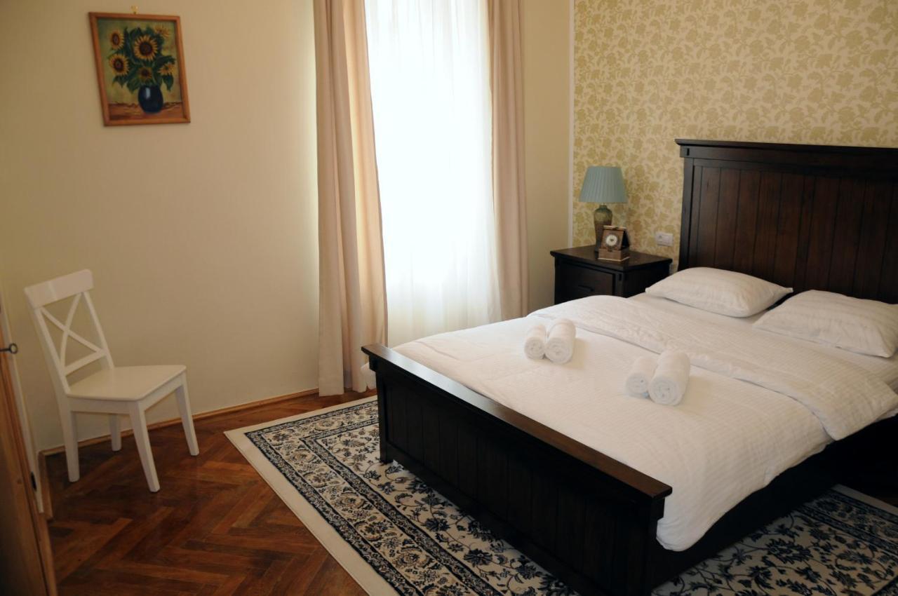 Black Gate - 2 Bedroom Apartment In The Heart Of Old Town With Free Private Secured Parking براشوف المظهر الخارجي الصورة