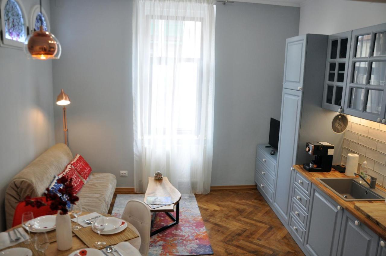Black Gate - 2 Bedroom Apartment In The Heart Of Old Town With Free Private Secured Parking براشوف المظهر الخارجي الصورة